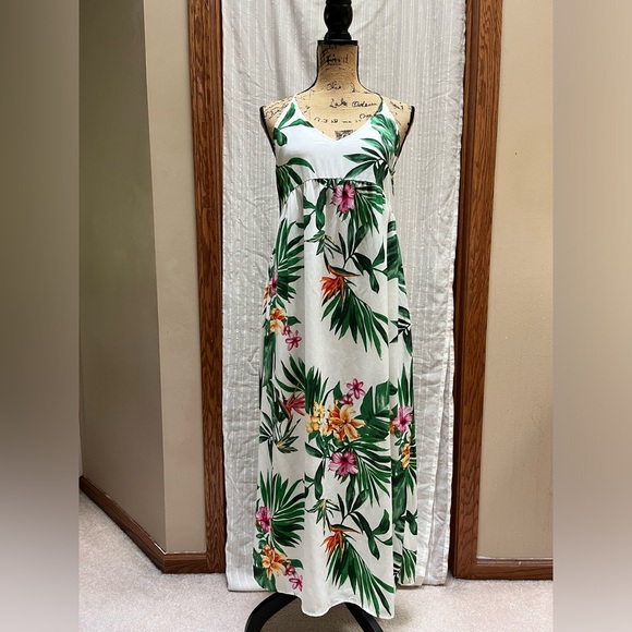 Gibson Hi Sugarplum Palm Springs Festival
Maxi Dress size XS - Picture 2 of 13